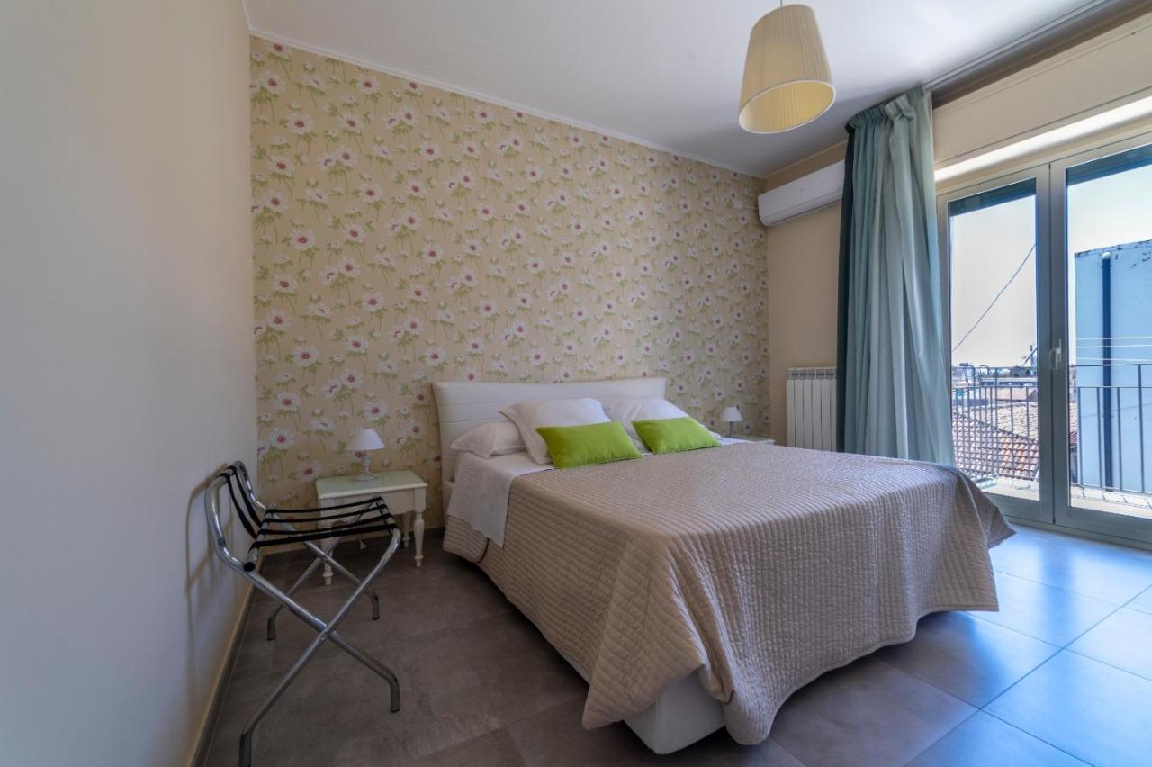 B&B Attico 160 카타니아 외부 사진